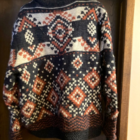 Lucky Brand Sweater - Picture 3 of 3